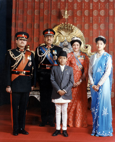 Nepal_royal_family1990.jpg