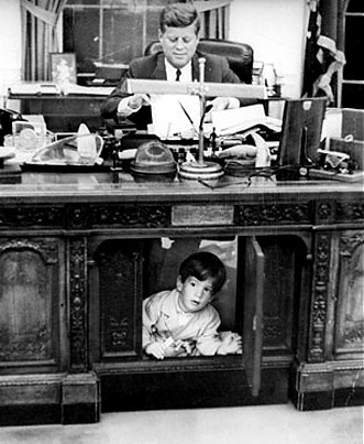 KennedyJF_JrfathersDesk_Whitehouse1963.jpg