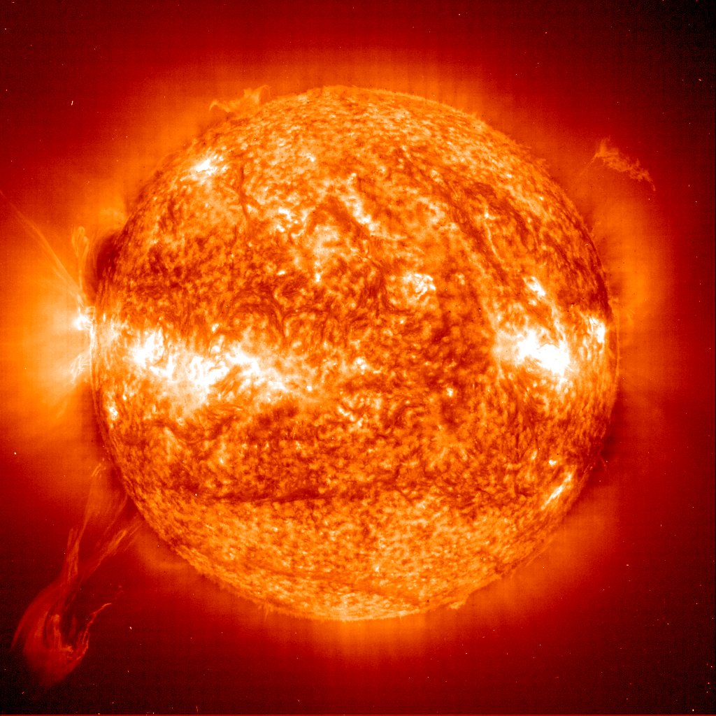 SolarFlareFeb2011NASA.jpg