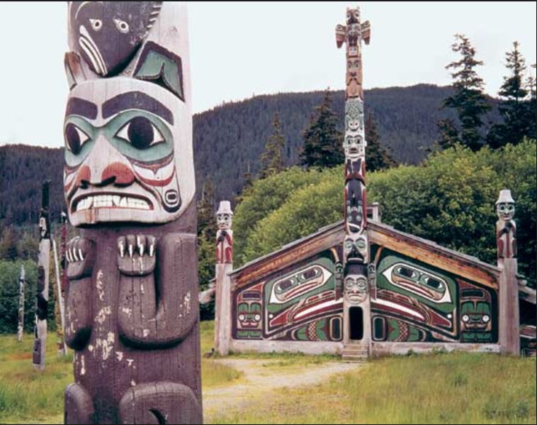 Tlingit_TotemPole_CommunityHouse_TotemBight_KetchikanAK.JPG