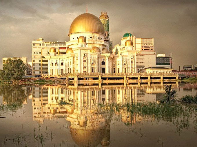 Masjid_Klang_Malaysia.jpg