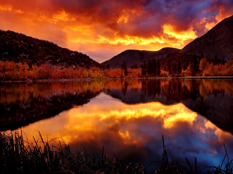 Lake_fierylake.jpg