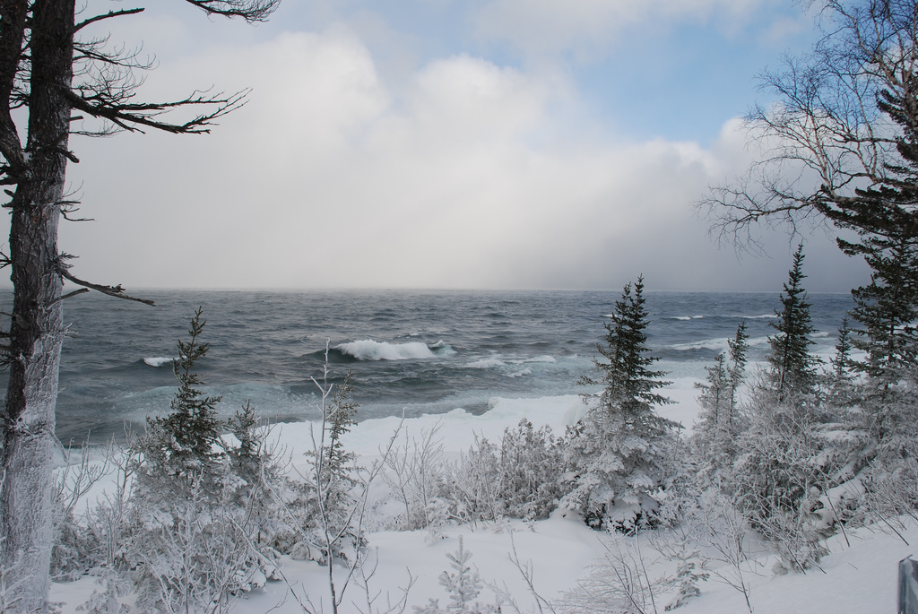 Lake_superior-shore-in-winter.jpg