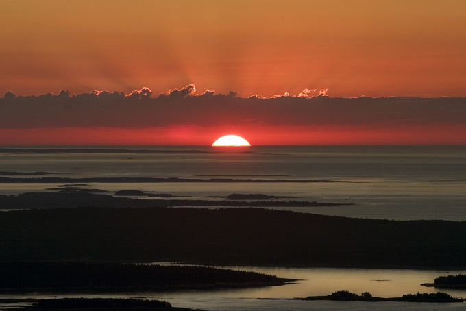 SunriseAcadiaNatPkMaine.jpg