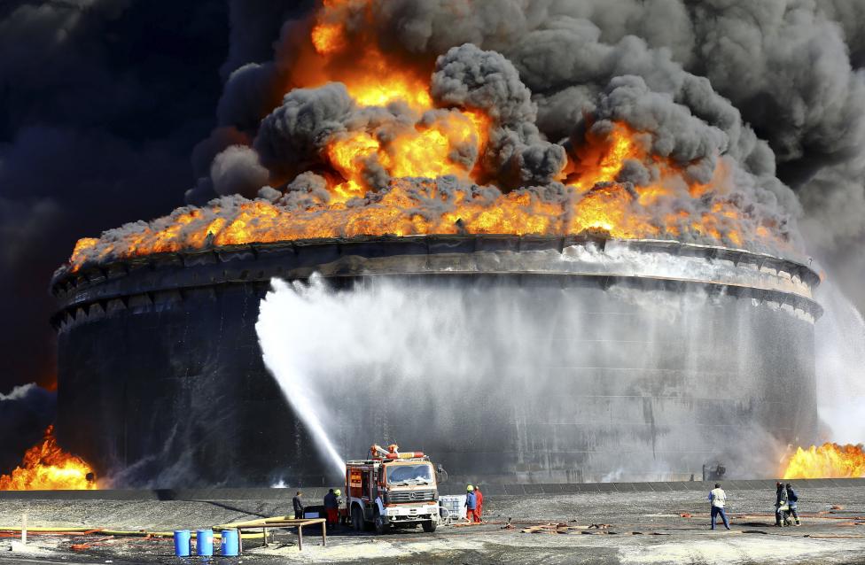 oilstorageexplosionLibia2015.jpg